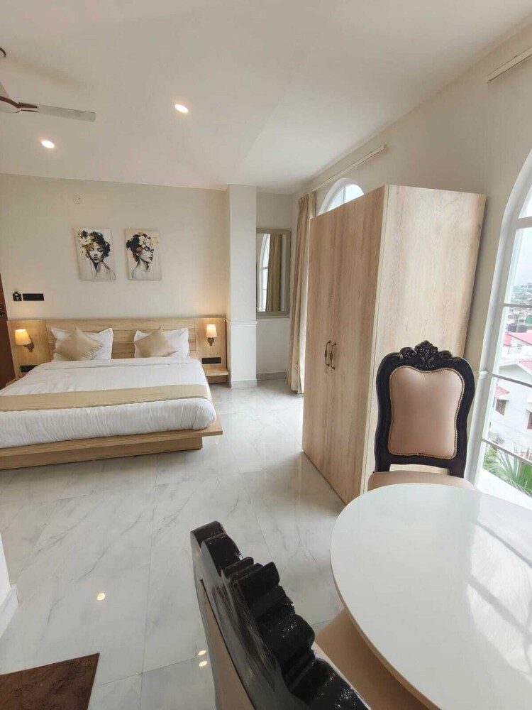 Honeymoon Room