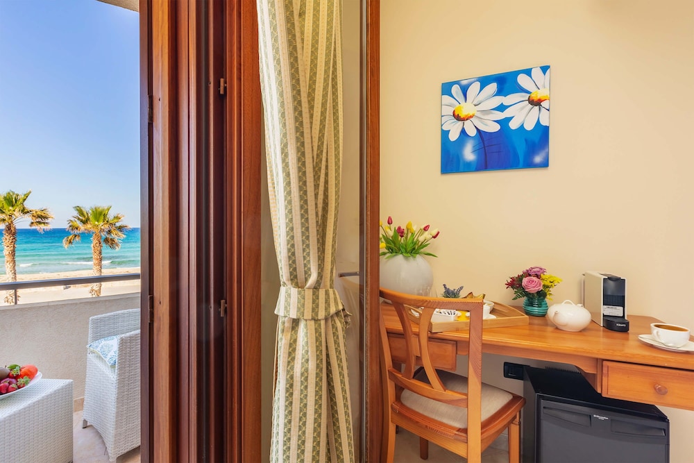 Deluxe Double Room, Sea View - Photo 4