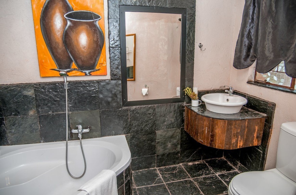 House Hornbill Main Room photo 2