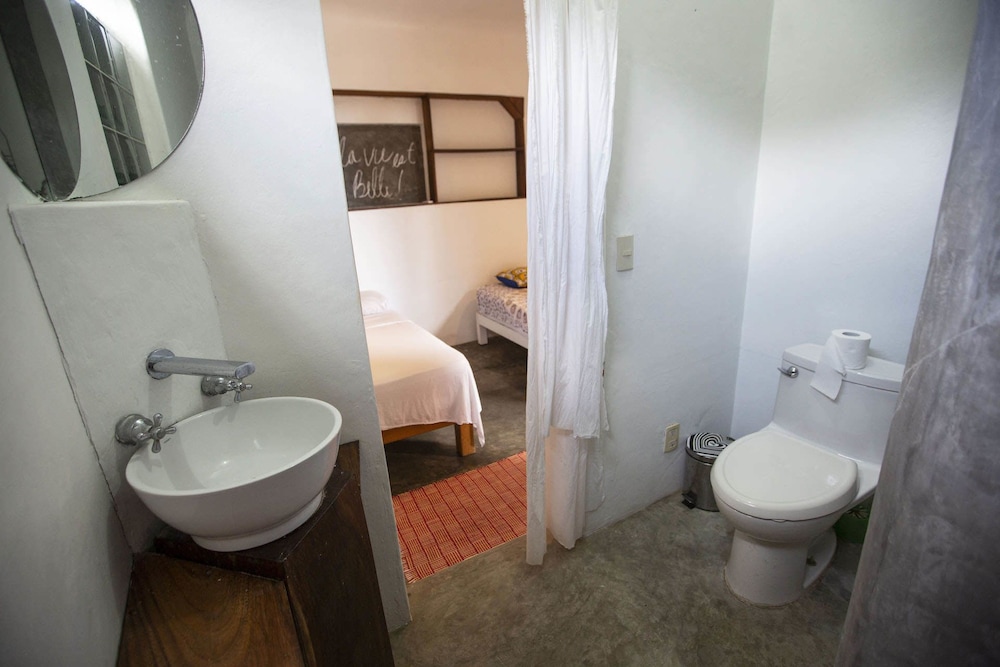 Basic Twin Room, Multiple Beds photo 3