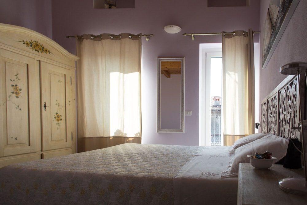 Deluxe Double or Twin Room, Jetted Tub, Mountain View photo 2