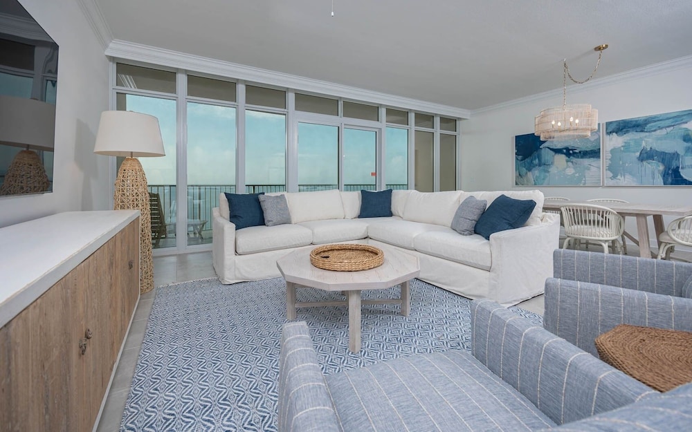 Condo, 2 Bedrooms