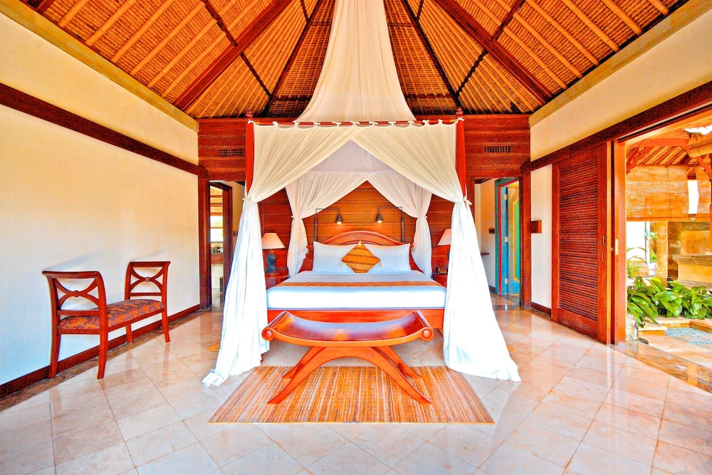 Three Bedroom  Villa with Private Pool - Photo 1