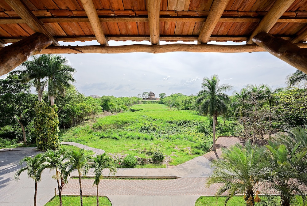 Superior Room, Balcony, Resort View (Mayan Observatory View) photo 3