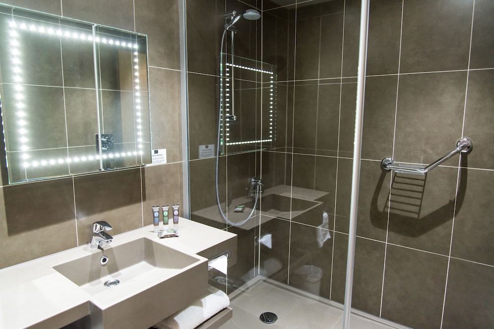Superior Room, 1 Queen Bed (Premium) - Photo 1