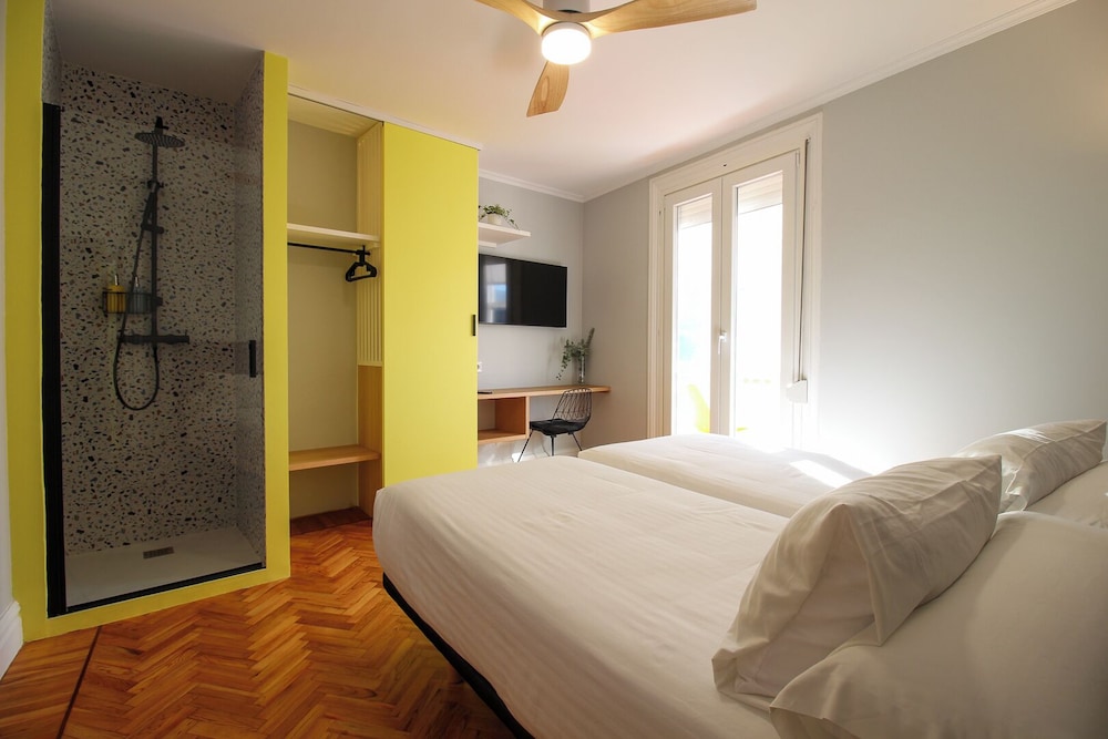 Club Twin Room