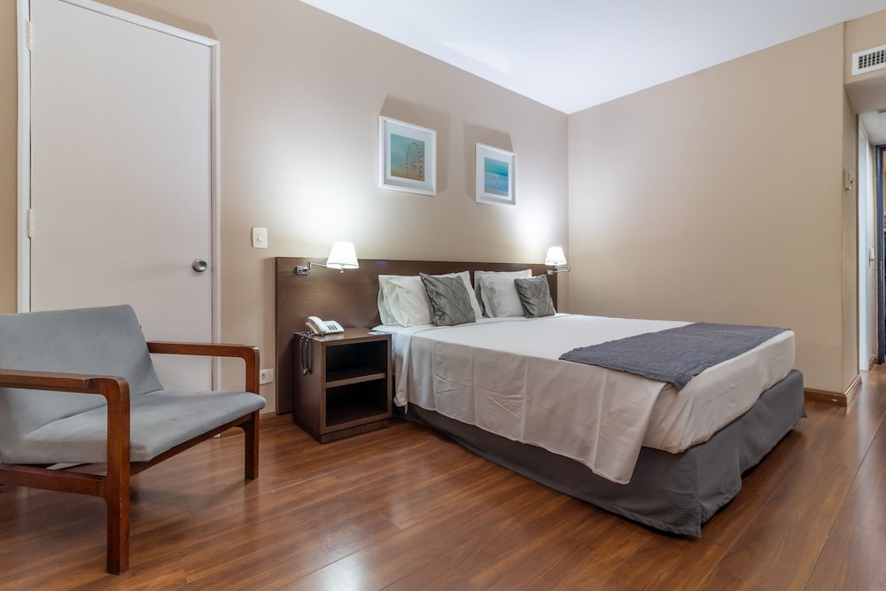 Standard Twin Room - Photo 3
