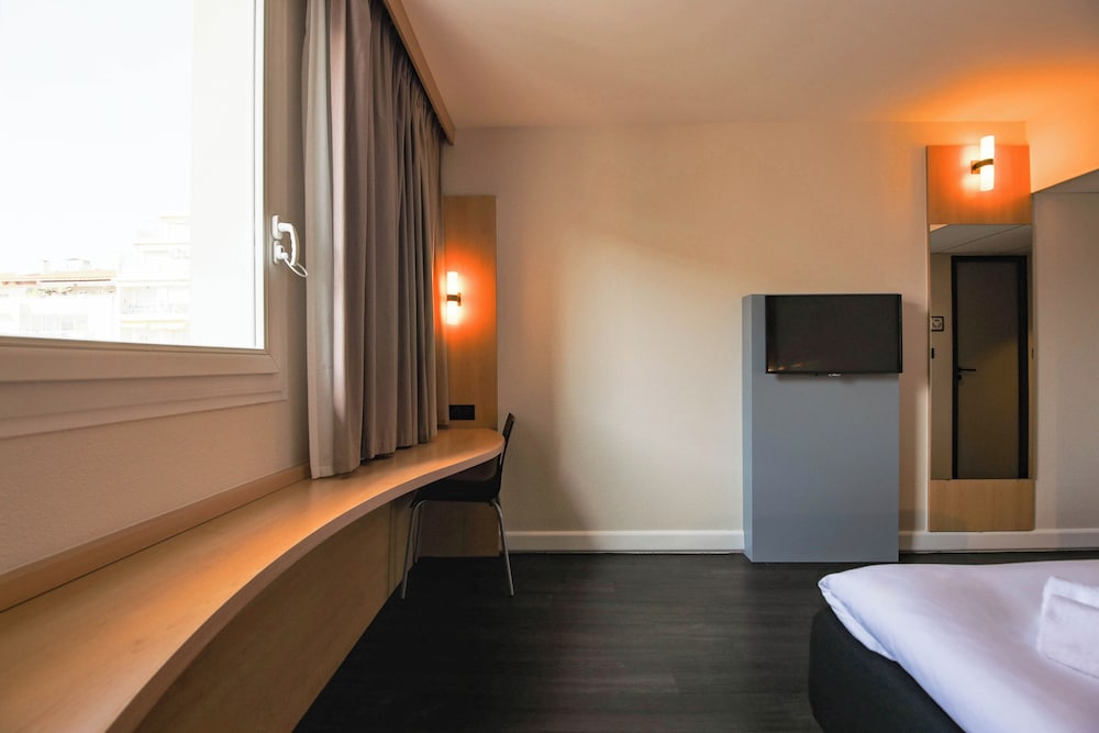 Double Room - Photo 7