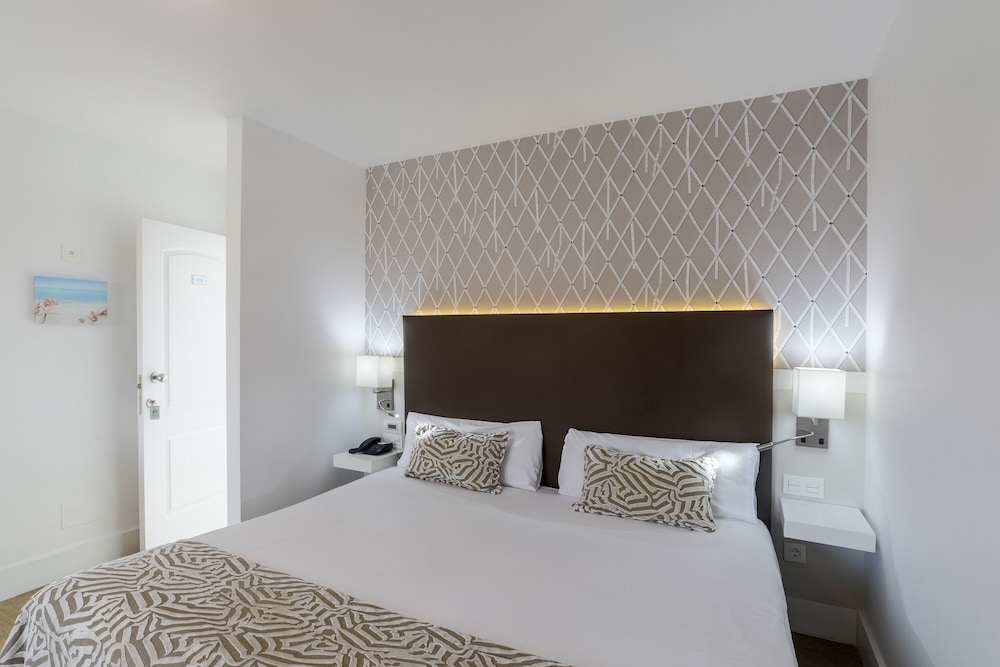 Room (1 Adult) - Photo 2