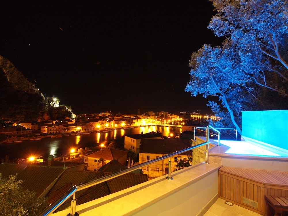 Executive Double room with Balcony, Sea view and Plunge pool - Photo 8