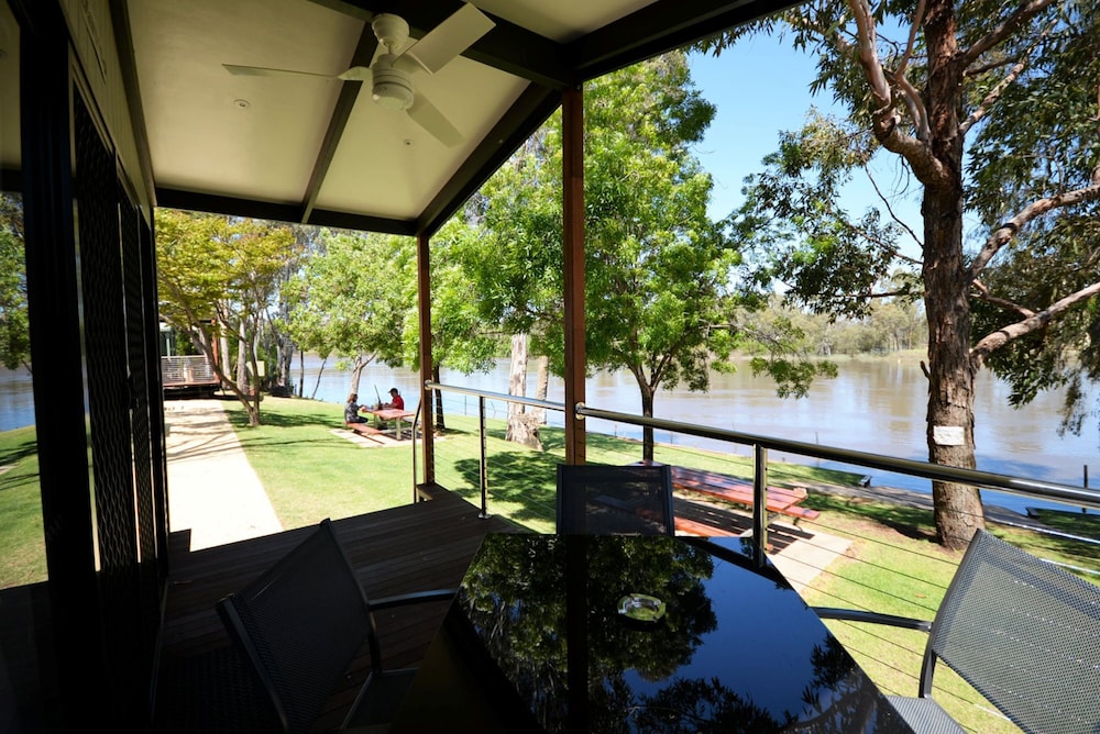 Executive Cabin, 2 Bedrooms, River View photo 2