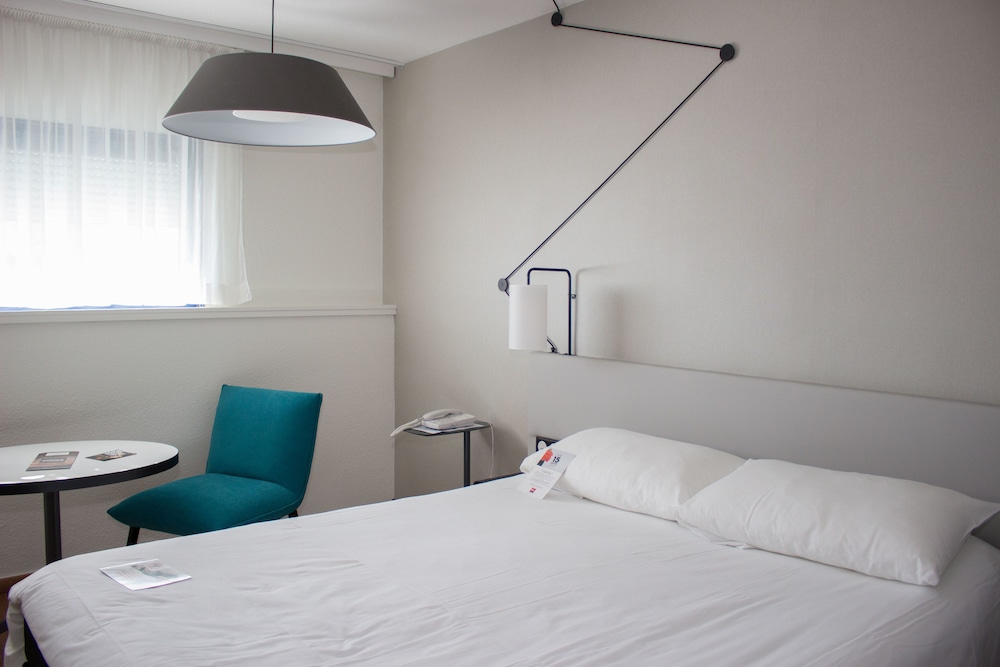 Standard Double Room, Multiple Beds - Photo 1