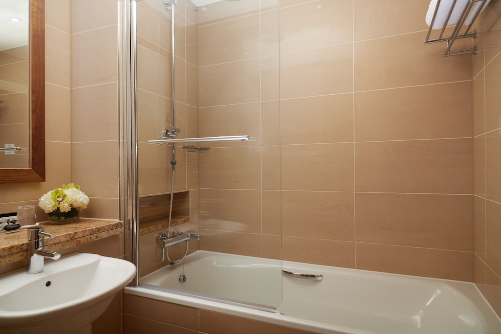 Classic Twin Room - Photo 4