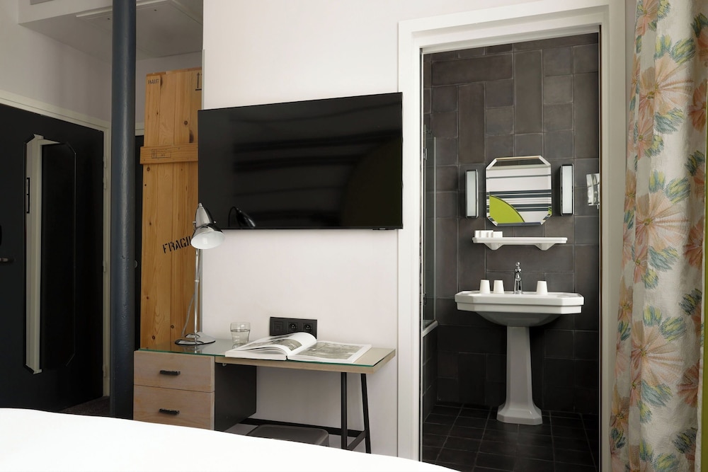 Superior Triple Room photo 3