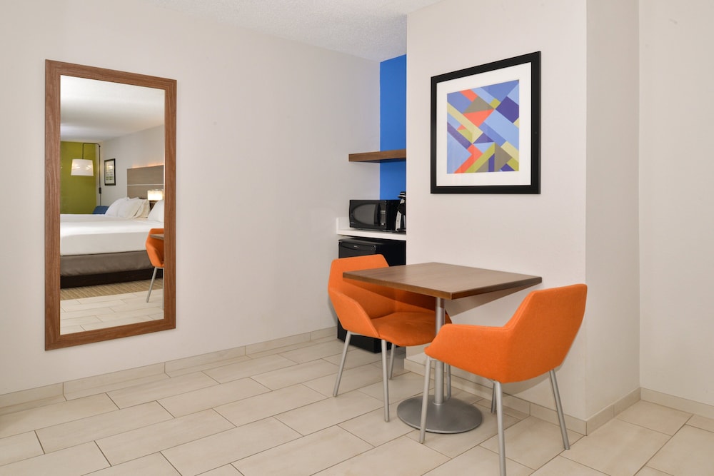 Suite, 2 Queen Beds (Living Area) photo 1