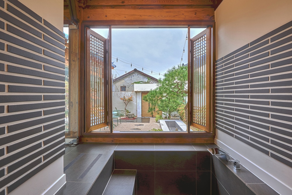 Classic House, Courtyard View photo 3
