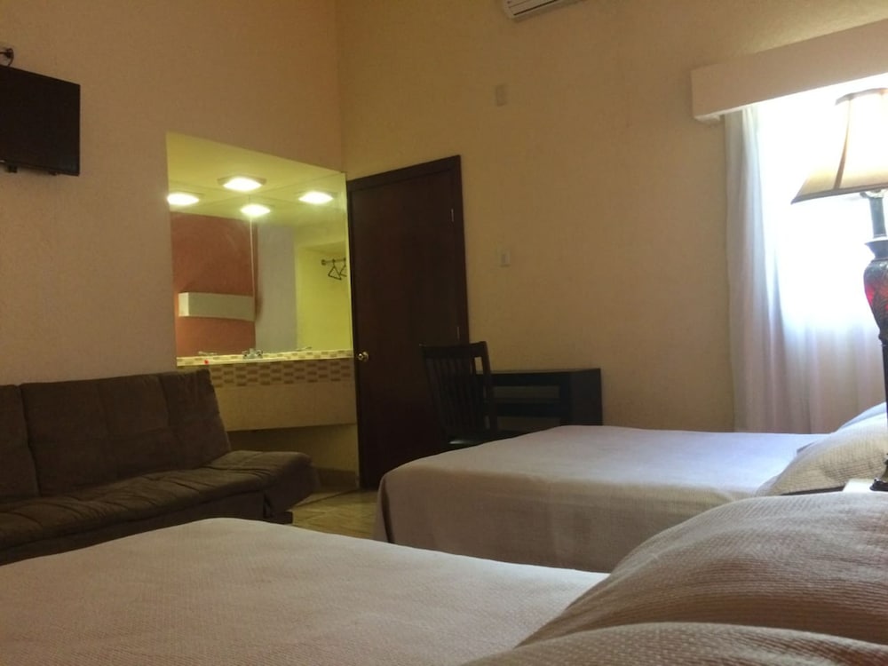 Signature Double Room, 2 Double Beds photo 3