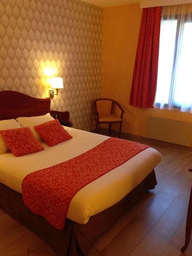 Deluxe Double or Twin Room (Charlemagne) photo 3