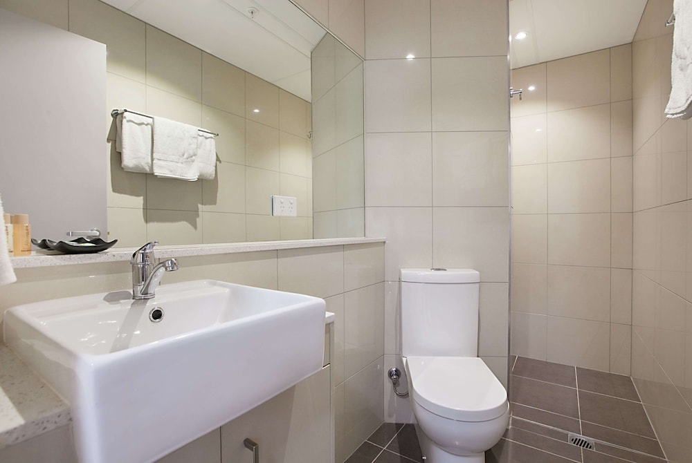 Junior Suite, 1 Bedroom thumbnail 6