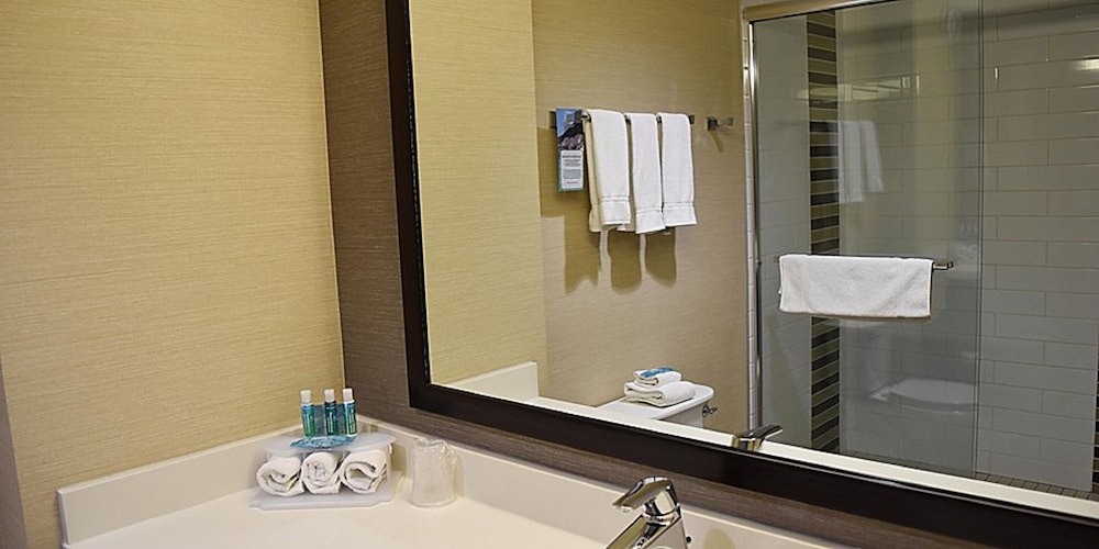 Suite, 2 Queen Beds, Accessible Bathtub (Communications, Mobility) photo 3