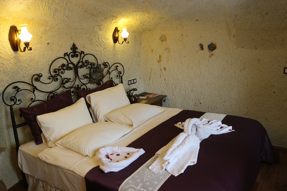 Honeymoon Room - Photo 4