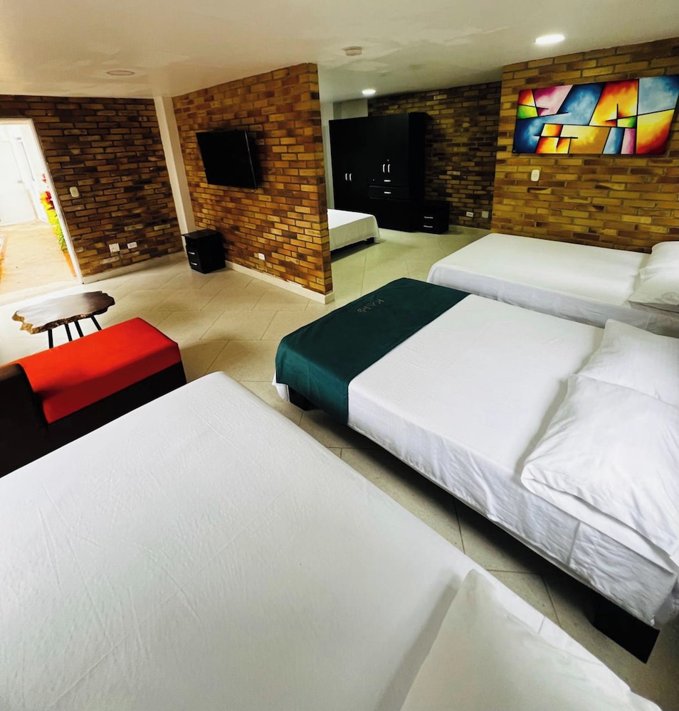 Standard Room, Multiple Beds photo 2