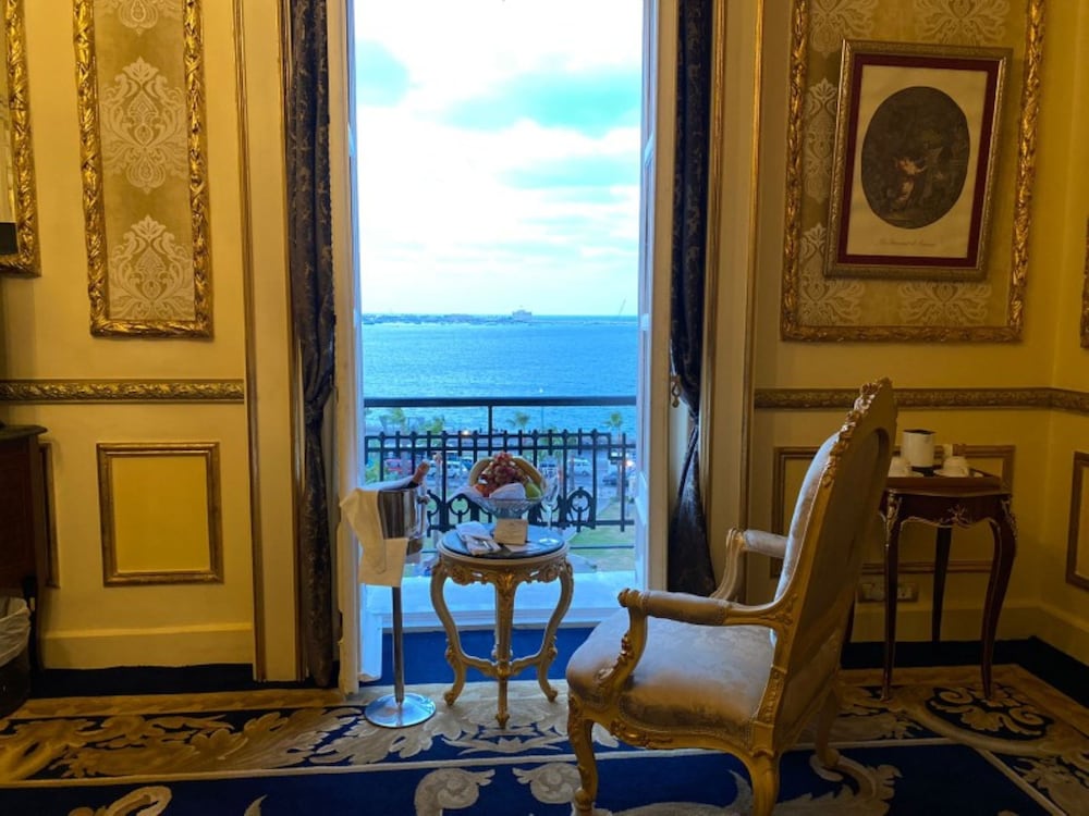 Golden Royal Suite Direct Sea View - Photo 9