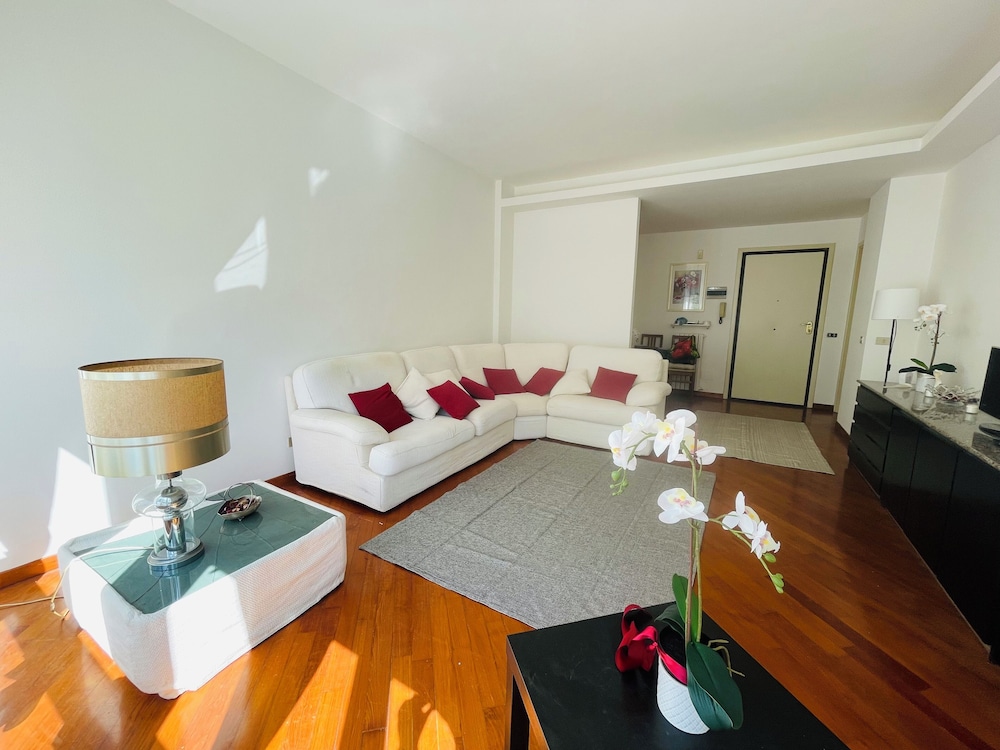 Comfort Apartment photo 2