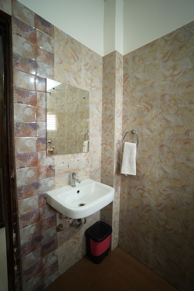Family Room, Private Bathroom photo 3