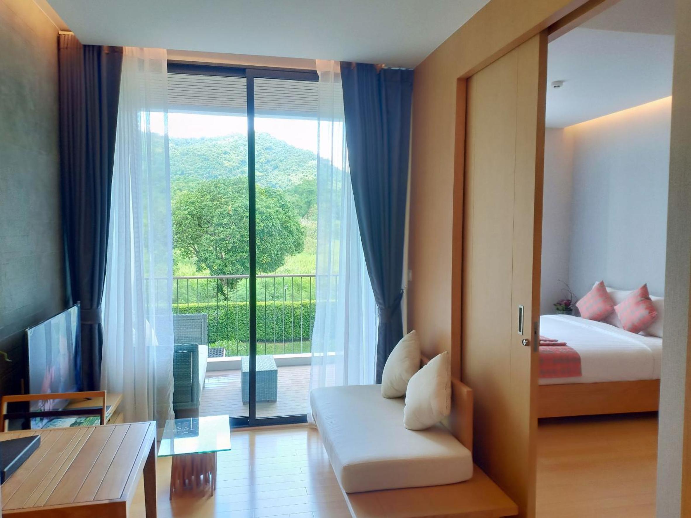 Superior King Room - Photo 5