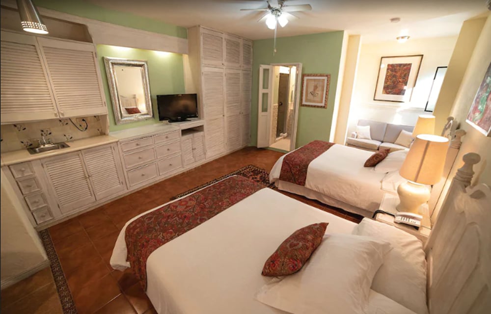 Room (Diana's)