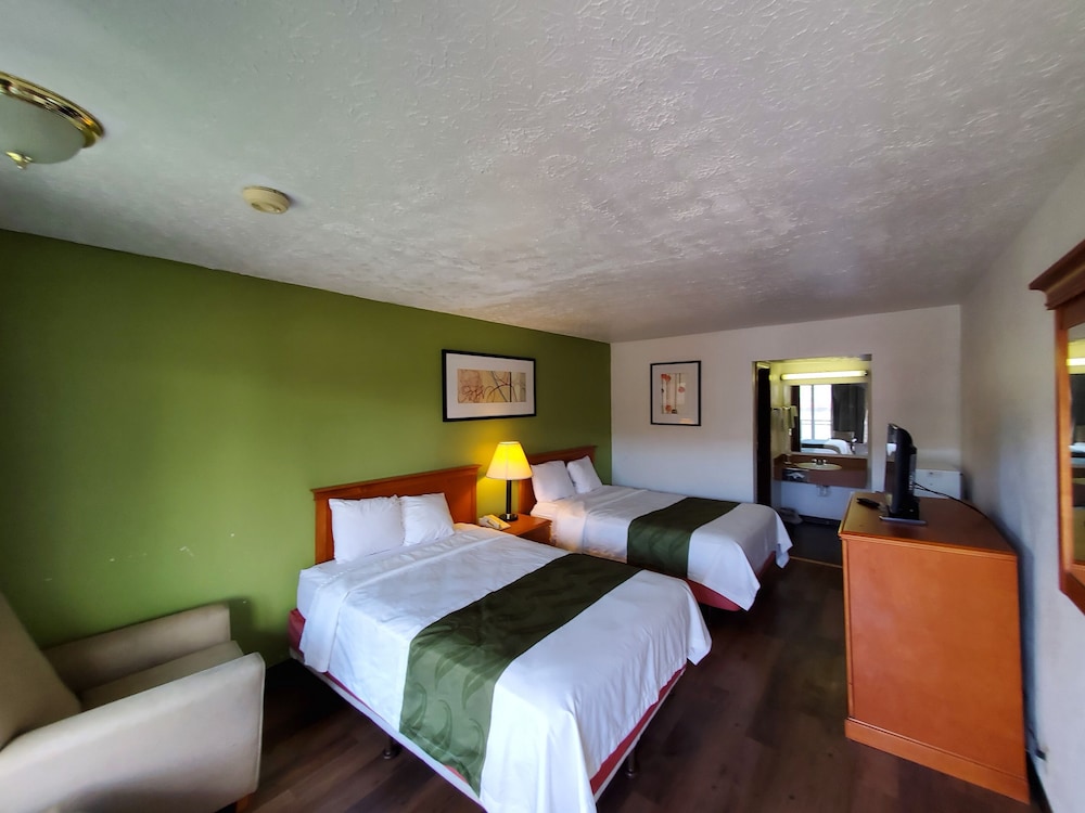 Standard Room, 2 Double Beds, Non Smoking photo 1