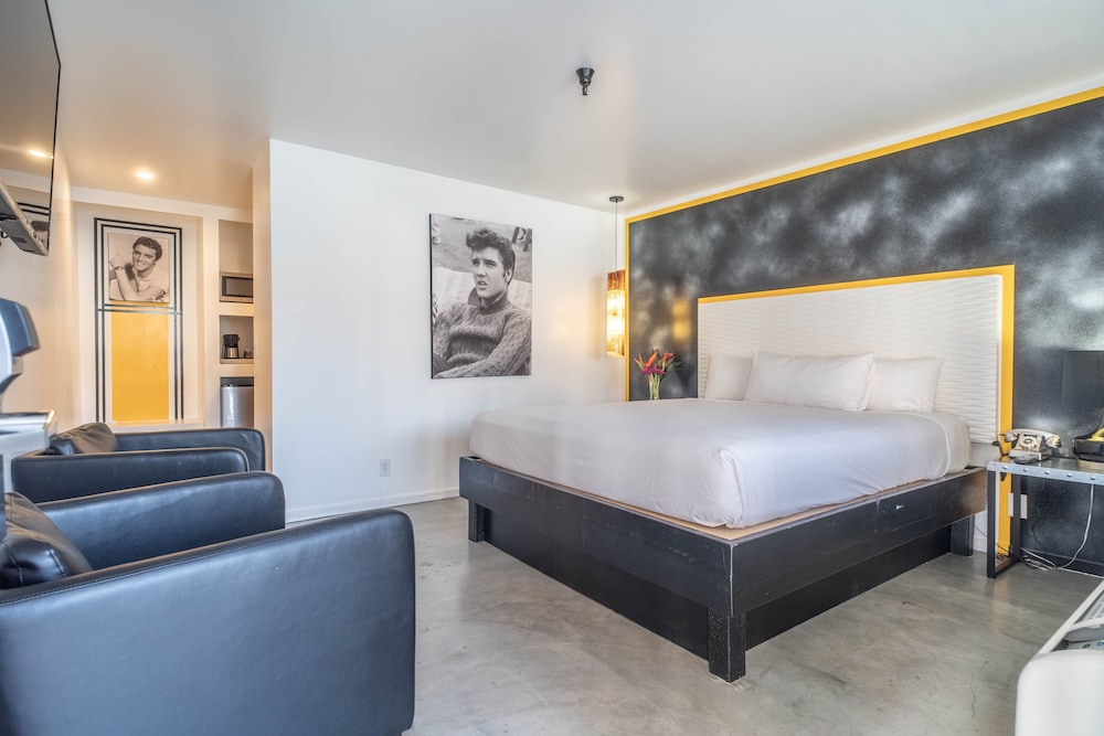 Standard Room, 1 King Bed - Photo 3