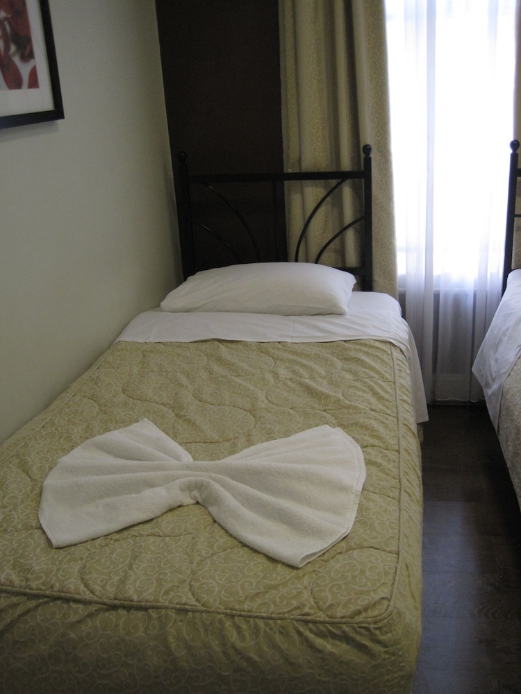 Standard Suite, Ensuite photo 2