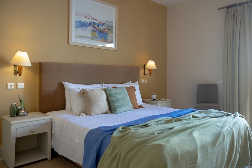 Suite (AD) - Photo 1