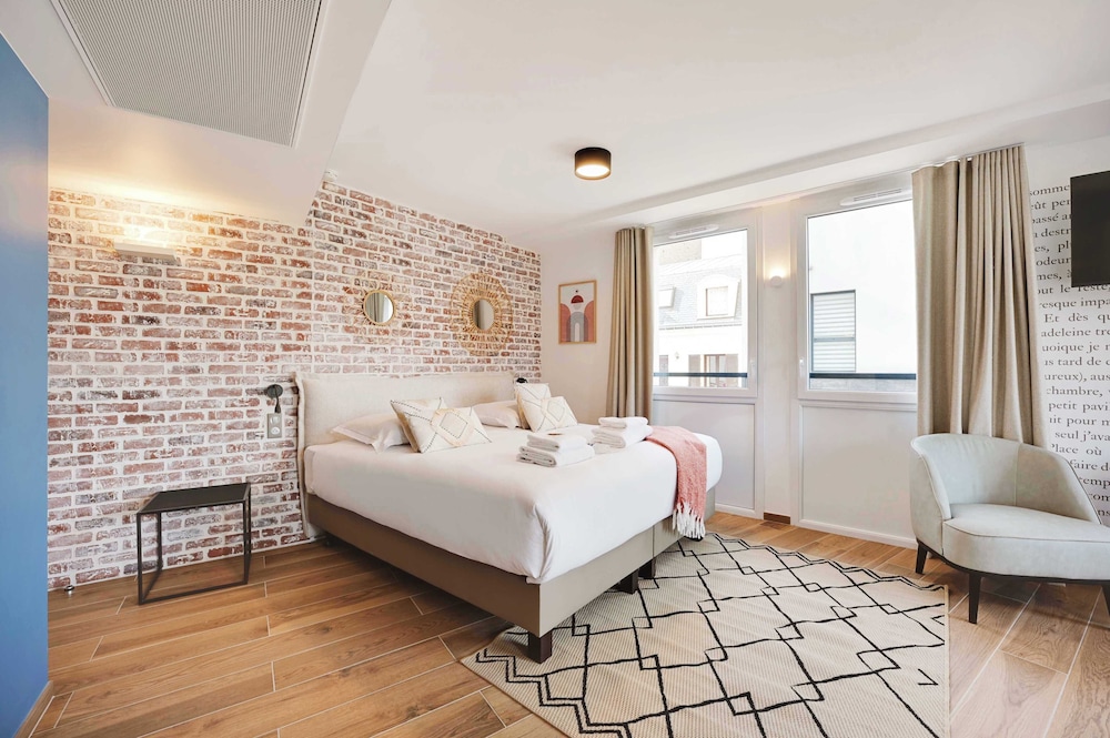 Comfort Apartment, City View