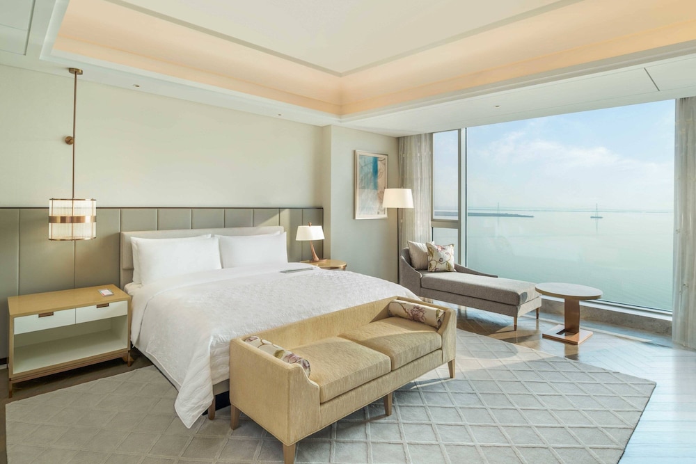 Club Suite, 1 Bedroom photo 2