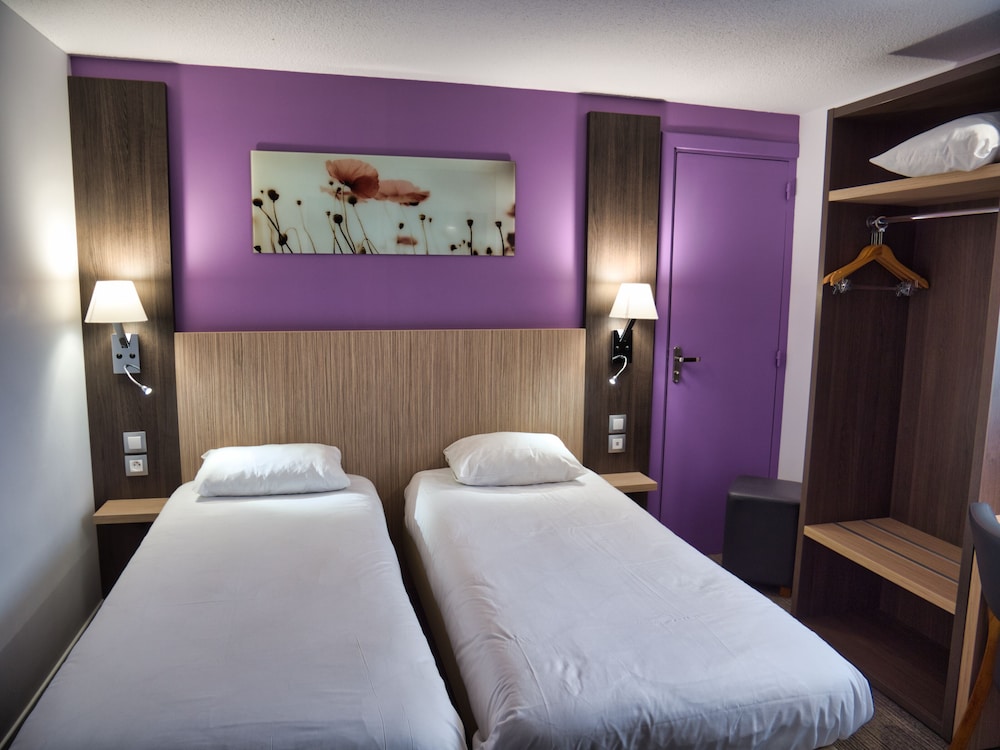 Twin Room - Photo 1