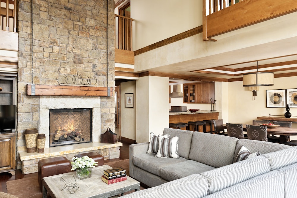 Room, 4 Bedrooms, Non Smoking (The Couloir Residence Slopeside) - Photo 7