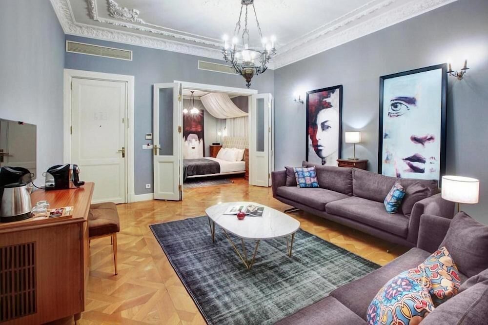 Family Room photo 1