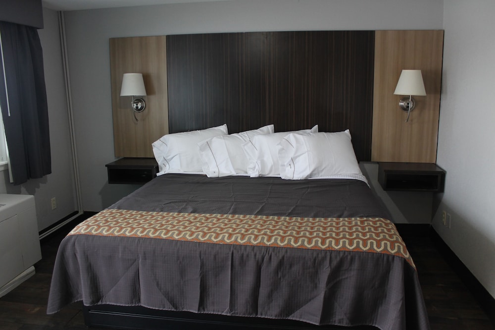 Standard Room, 1 King Bed, Smoking photo 1