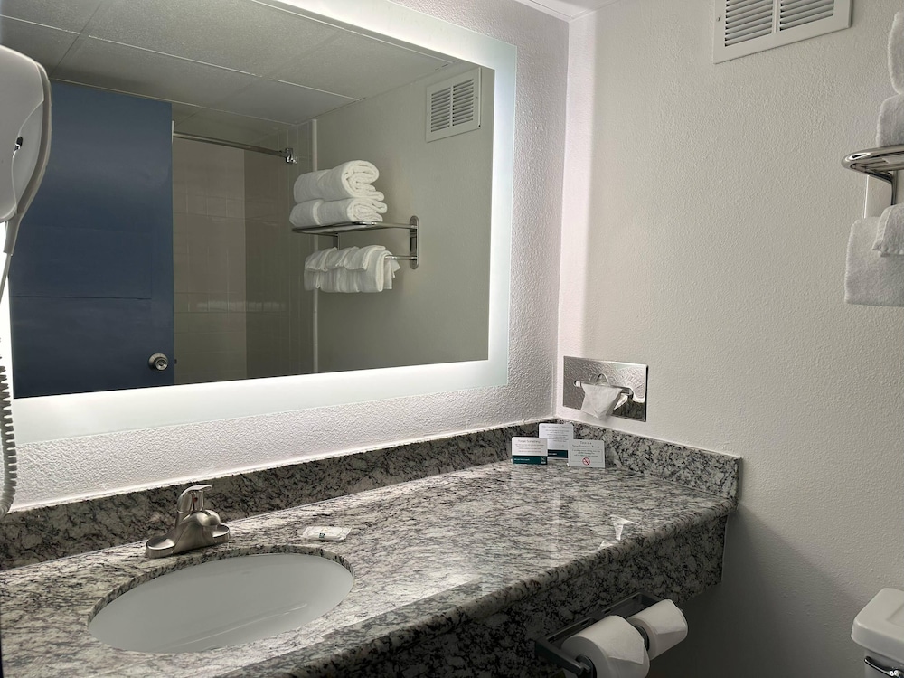Suite, Multiple Beds, Non Smoking photo 2