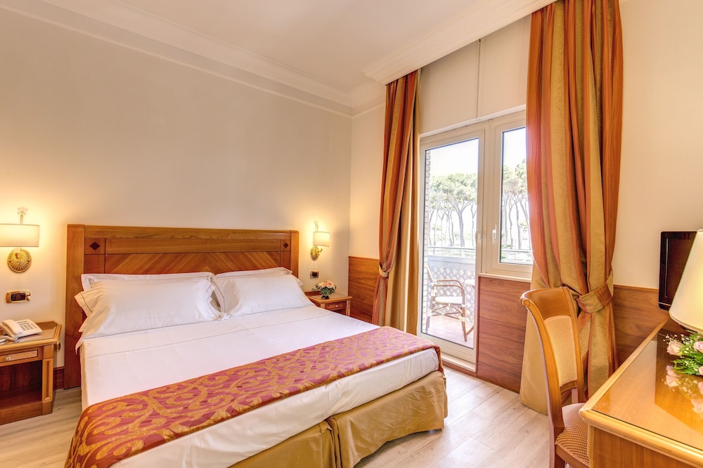 Superior Double or Twin Room, Garden View photo 3