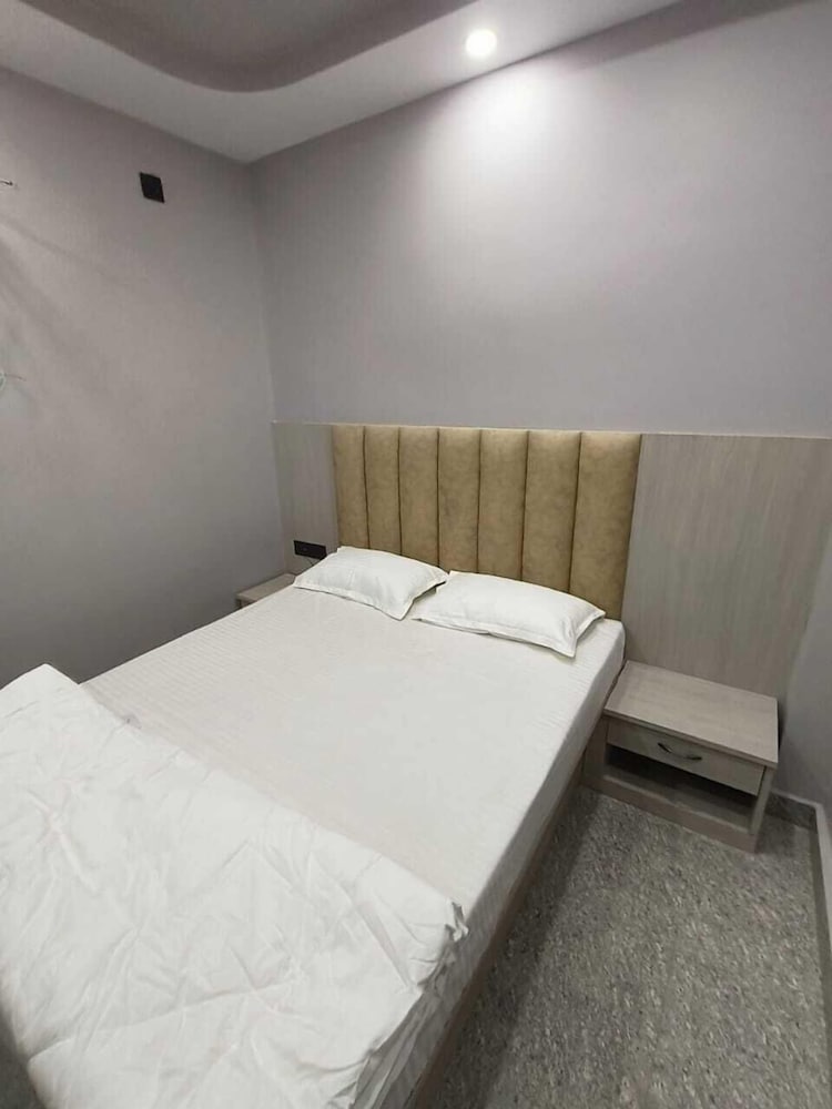 Basic Double Room