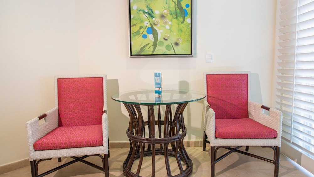 Platinum Ocean View King photo 2