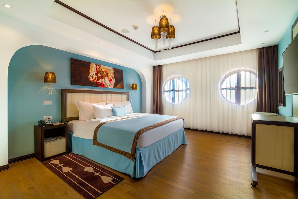 Epoque VIP Suite photo 1