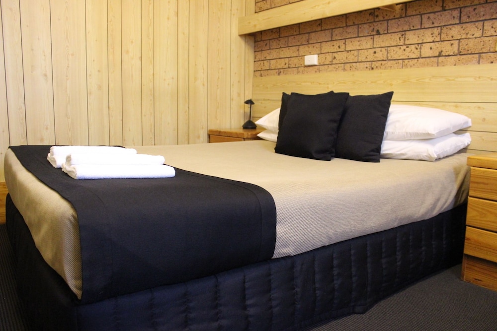 Classic Room, 1 Queen Bed photo 3