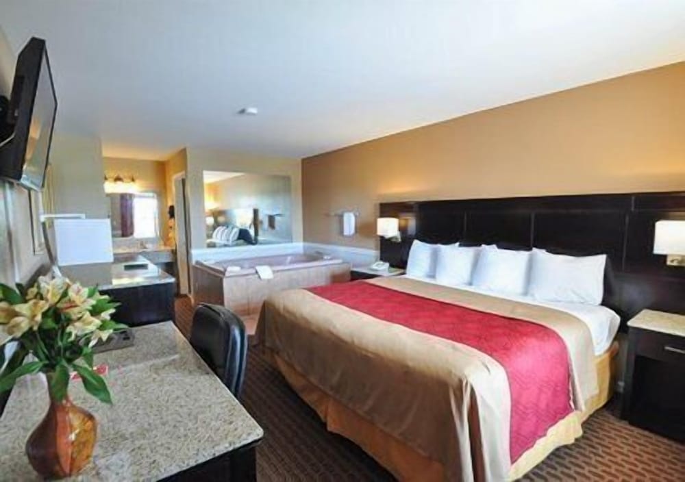 Standard Room, 1 King Bed - Photo 2