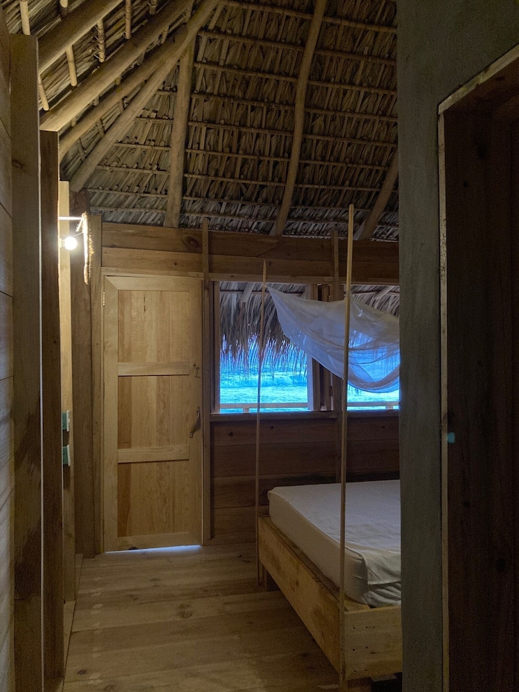 Basic Room, 1 Double Bed, Ocean View - Photo 3