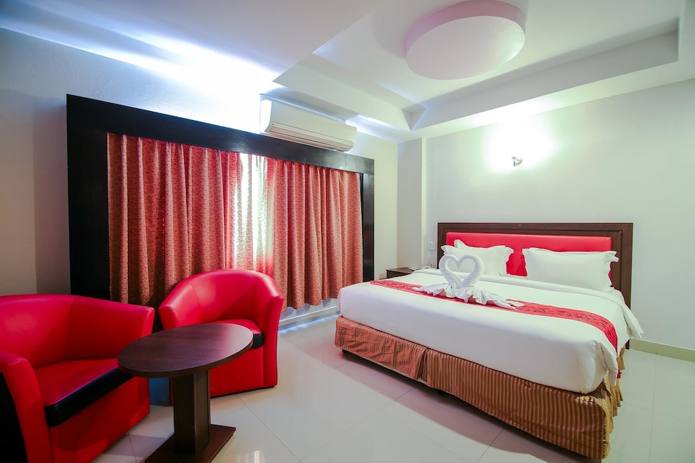 Deluxe Room, 1 King Bed photo 1